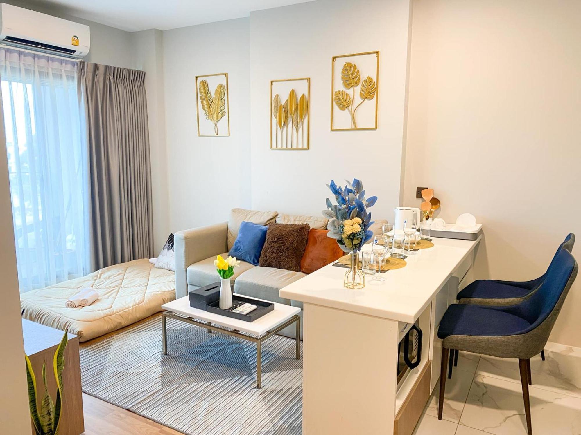 Apartment The Astra Sky River Luxury Condo,the Largest Pool Chiang Mai