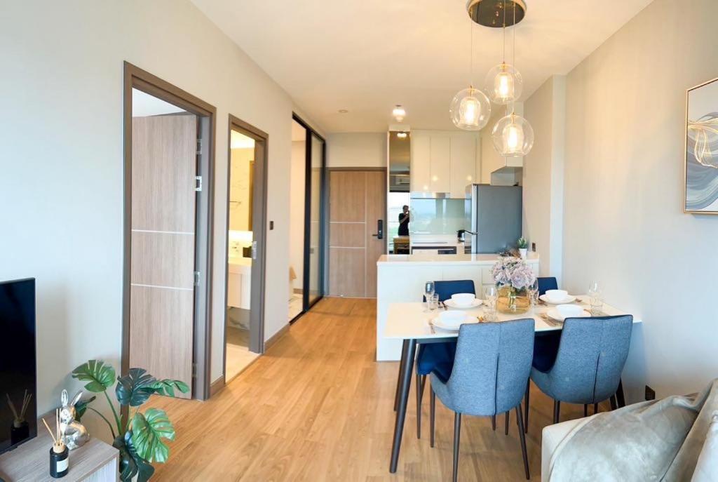The Astra Sky River Luxury Condo,the Largest Pool * Chiang Mai